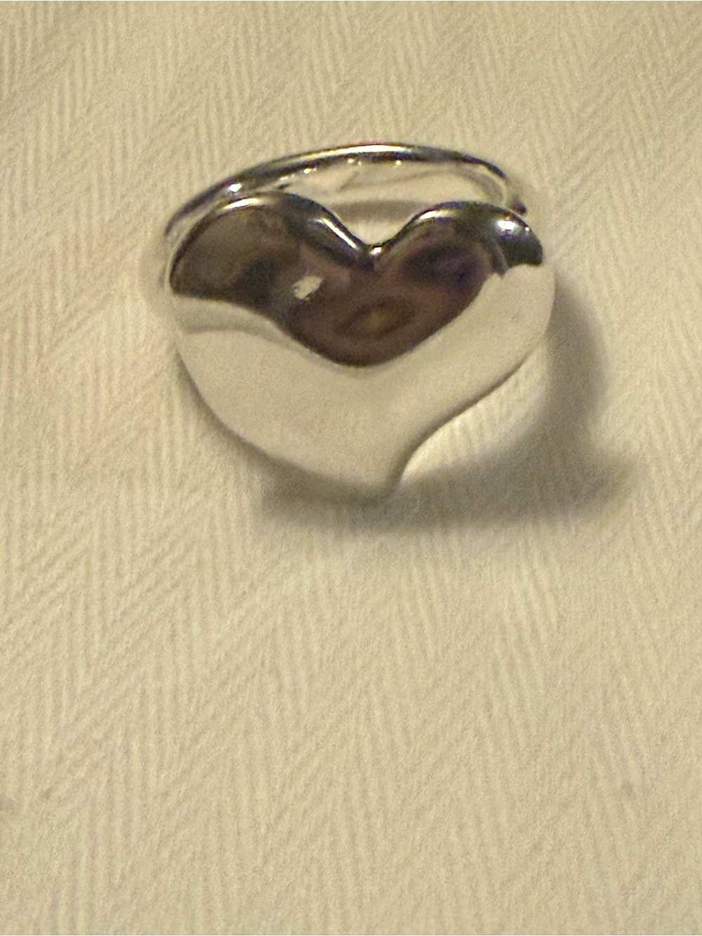 UNO de 50 Silver Heart Ring - Picture 3 of 6